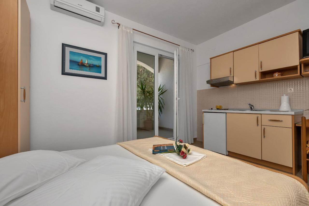 Apartments Marija Tucepi Exterior photo