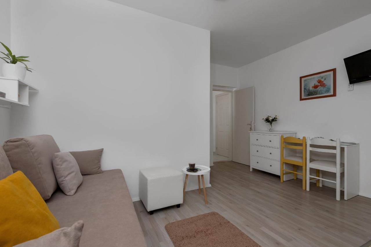 Apartments Marija Tucepi Exterior photo