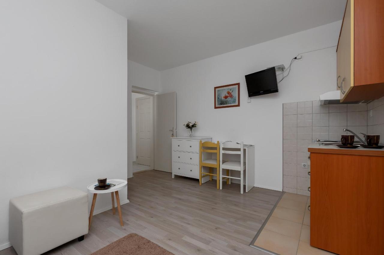Apartments Marija Tucepi Exterior photo